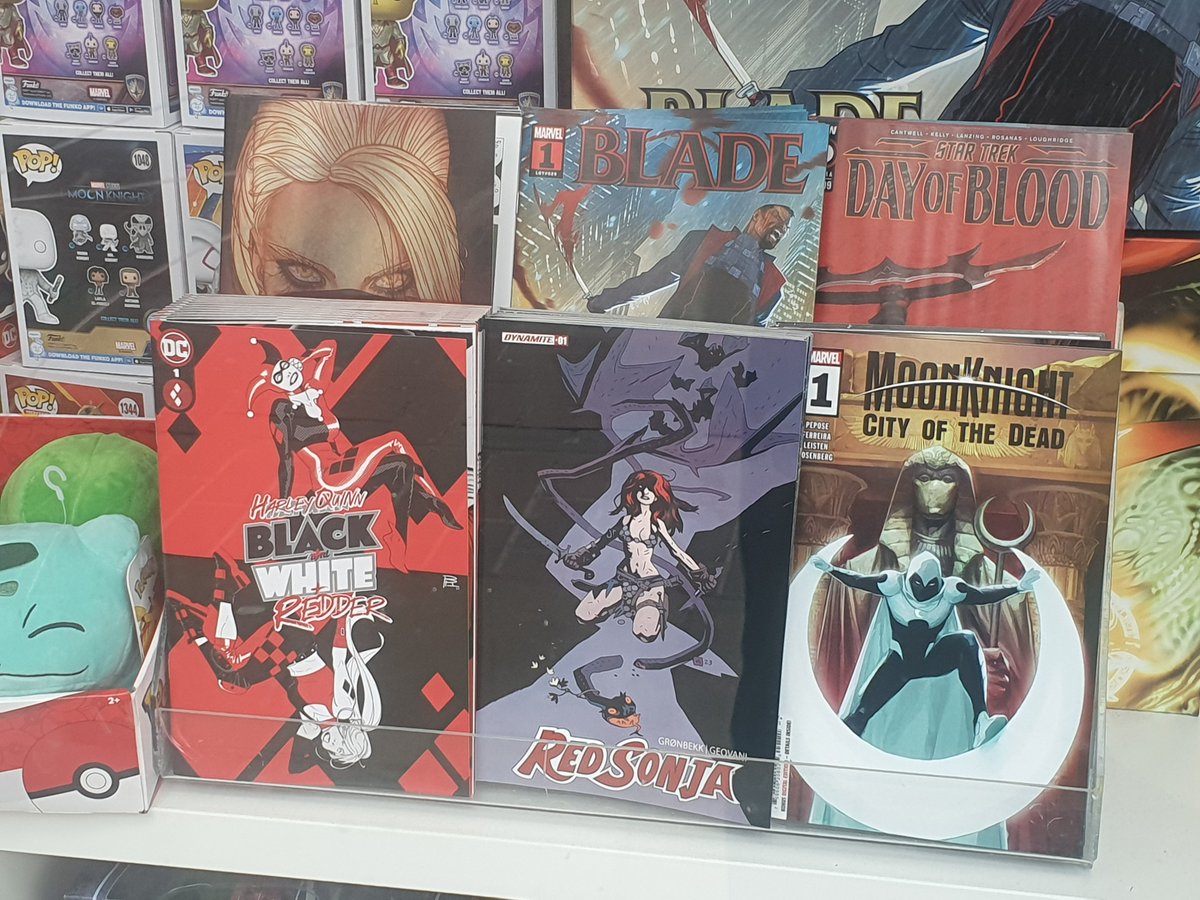 My @CgcEmporium window picks for this week: -

A shiny pair of eyes in Something is Killing the Children #31
A sharp new Blade #1
Star Trek event time in Day of Blood #1
Harley in Black & White & Redder.
Red Sonja #1 - look at that Mignola cover!
And a new Moon Knight book!