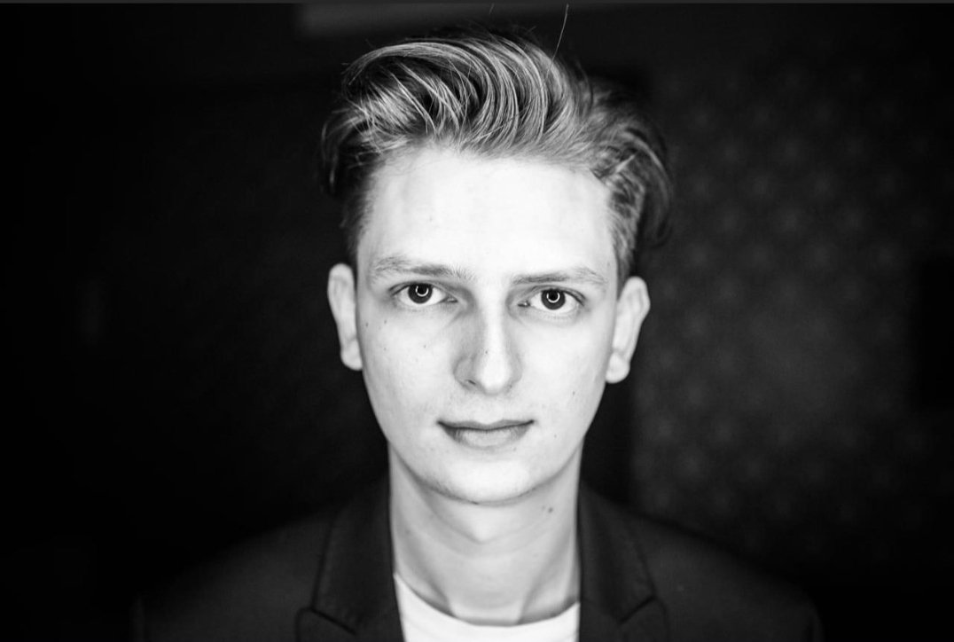 DeslodYT's tweet photo. Nie wiem co gorsze Ci wielcy Influ którzy opowiadają jak @RavgorTV był ich przyjacielem a zakładam ze żaden nie napisała w ostatnim czasie do niego "jak sobie radzi z depresja?" Czy te zjeby co robią sobie żarty z czyjegoś nieszczęścia i tworzą memy z tragedii-NIELUDZKIE #ravgor https://t.co/Oy53IRqoxk