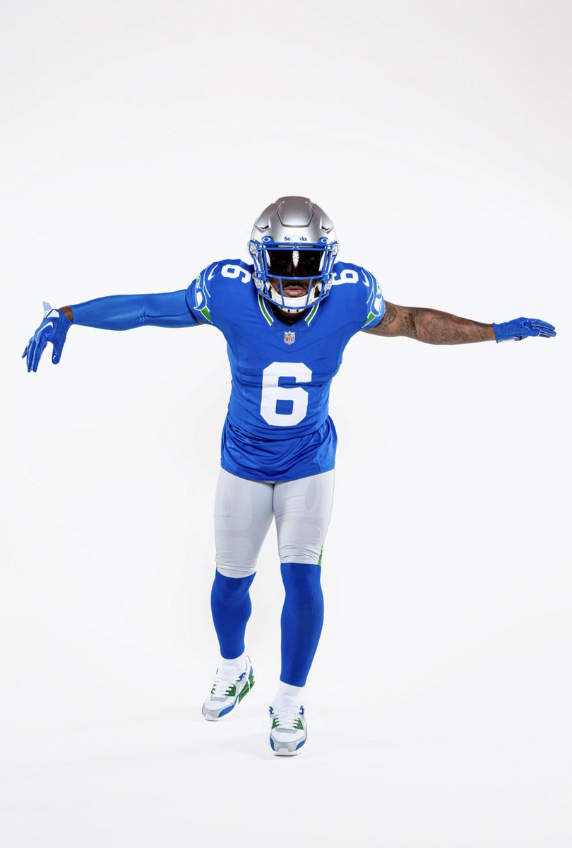 SeattleONTap's tweet photo. The Seattle Seahawks throwbacks are here &amp; THEY ARE MORE BEAUTIFUL THAN WE COULD’VE IMAGINED. 

10/10 https://t.co/mgh8tIhquO