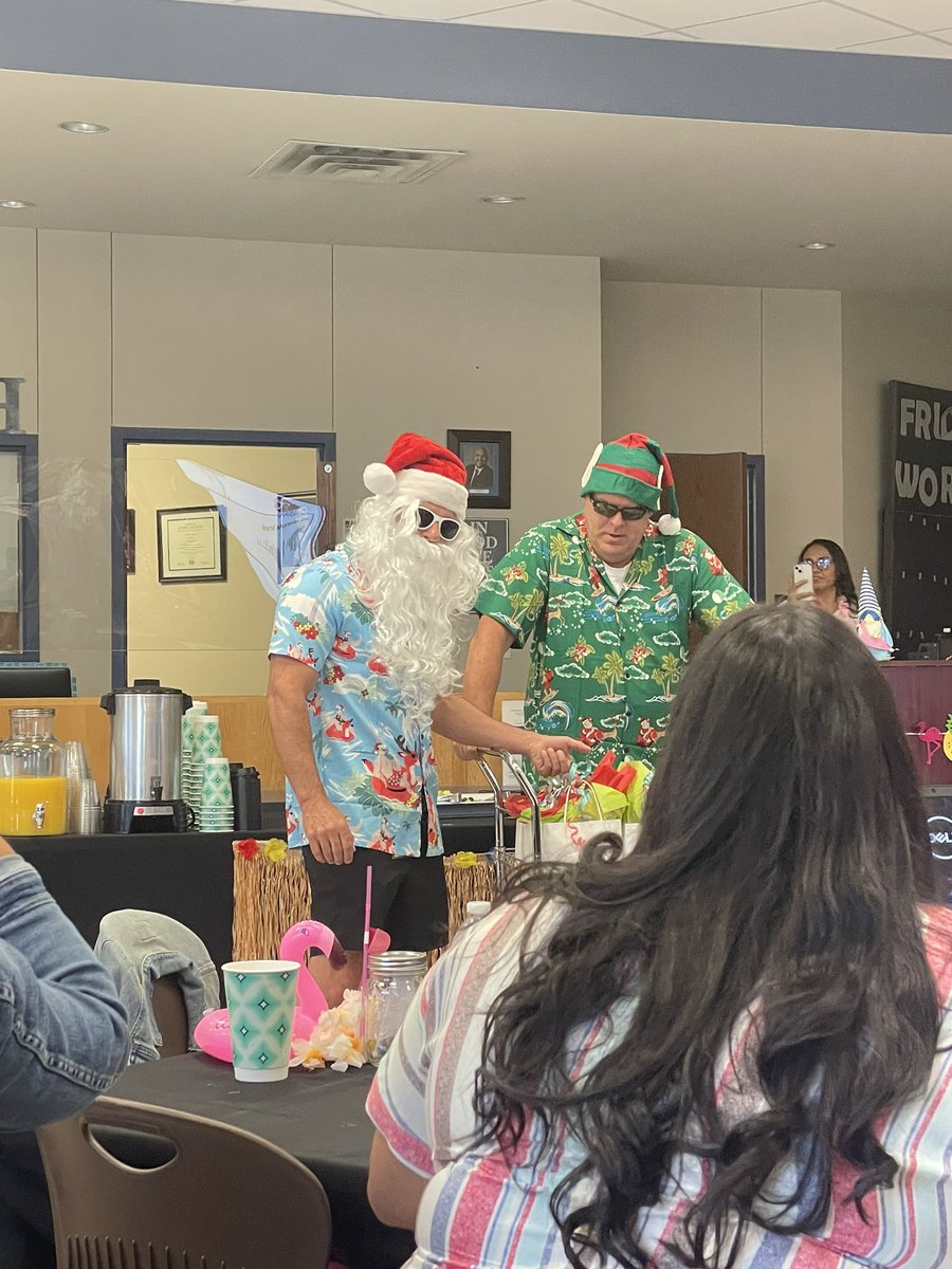 Santa came visit the Secretary PL
Christmas in July 
#choosecastleberry