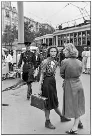 CarmelaCusmai's tweet photo. È strano come
tutti difendiamo
i nostri torti con
più vigore
#daTenere più
dei nostri diritti
Khalil Gibran
#unTemaAlGiorno
©Henri Cartier Bresson https://t.co/RIePuAJHNQ