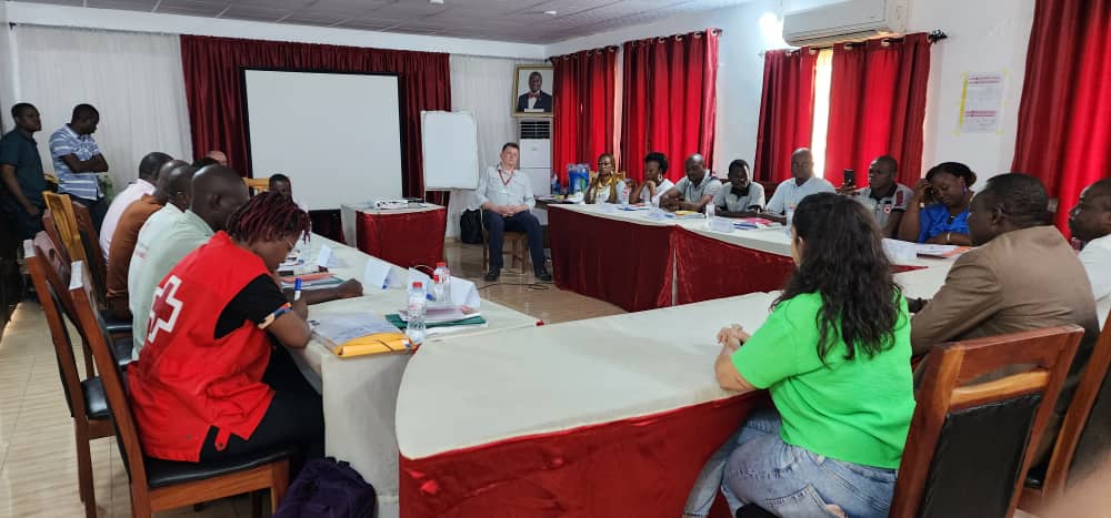 CroixRougeBj's tweet photo. Lancement ce 18/07/23 au siège de la @CroixRougeBj  de la formation de 15 formateurs en Premiers #Secours et Santé à Base Communautaire #PSSBC sur financement de la @CroixRougeBE Section Flandres. @IFRCAfrica @CICR_Afrique @BeninRetweets @gouvbenin @EnabelauBenin @DDCBenin https://t.co/se2pmQ4nSE