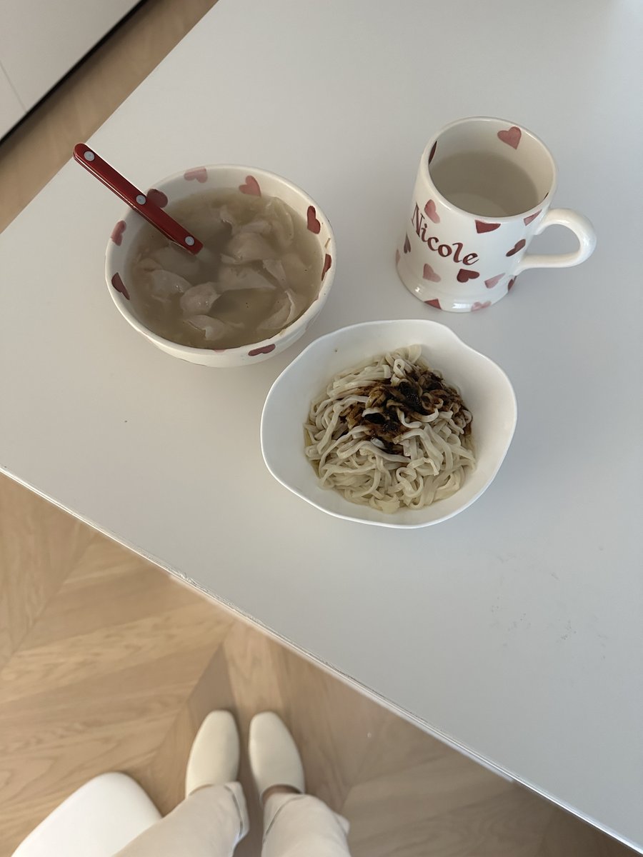 chavezizzy1999's tweet photo. I look forward to my auntie's breakfast every day 🥣.
Our auntie makes a lot of hard food
It's really hard for me to lose weight too
I'm always so full at every meal.
Next time, I'm going to post some pictures of the main meal.
#mybreakfastcard #nutritious and healthy breakfast https://t.co/FuJnpUnO4x