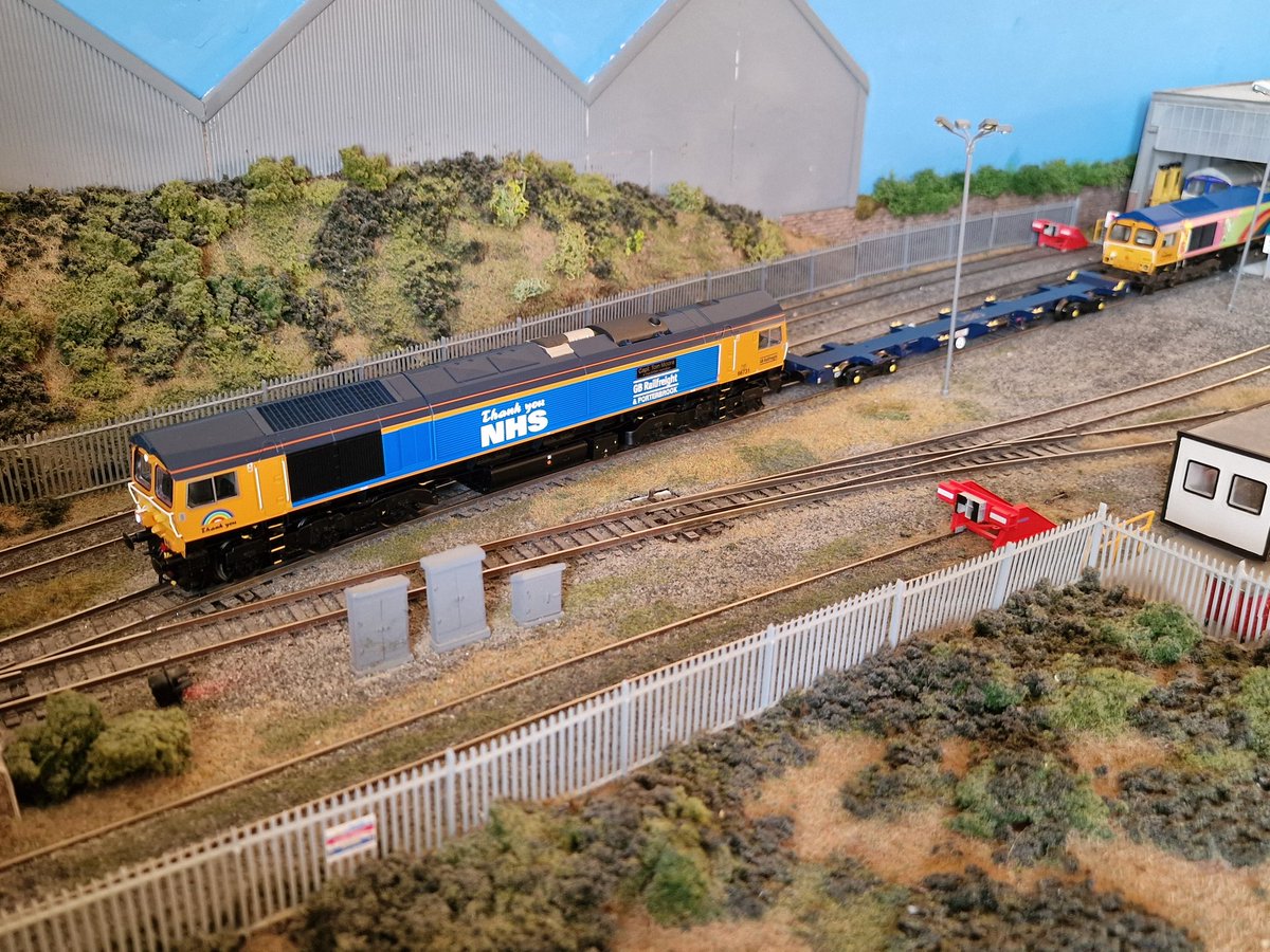 66731 &amp; 66720 top &amp; tail a FEA wagon from the depot to Doncaster #TMRGUK #modelrailways