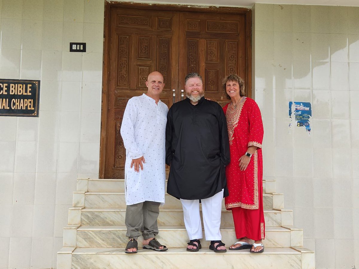 bpalm5's tweet photo. “Go change the world one heart at a time” Beyond grateful for these two elite humans who trusted me to take them to the other side of the world to a place they had never seen. #theysaidyes https://t.co/iMf7mIVBtM