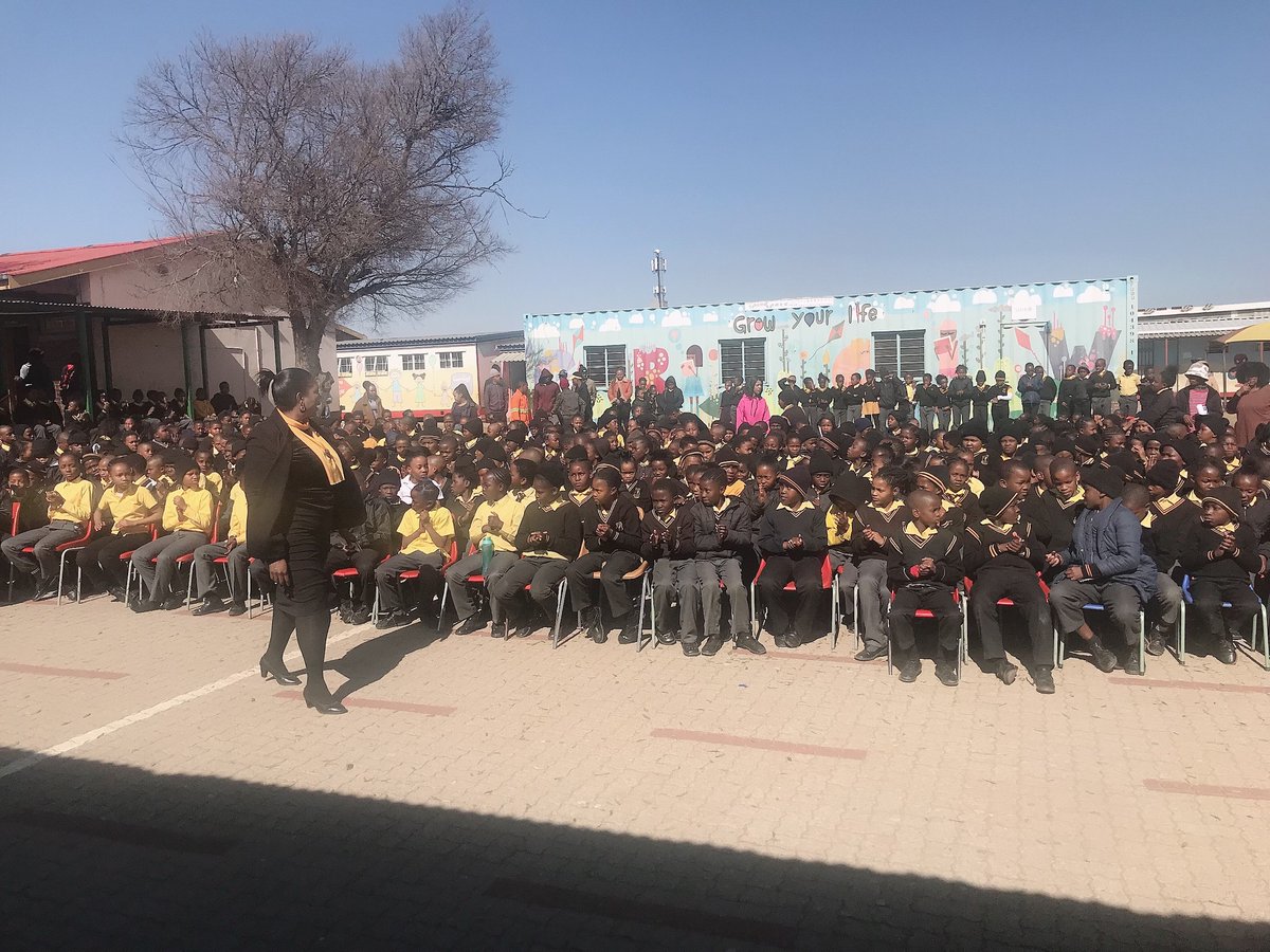 Women In Need Organisation dignified the right of a girl child by donating sanitary towels to Tsholetsega Primary School in Kagiso. 

#knowledgeispower