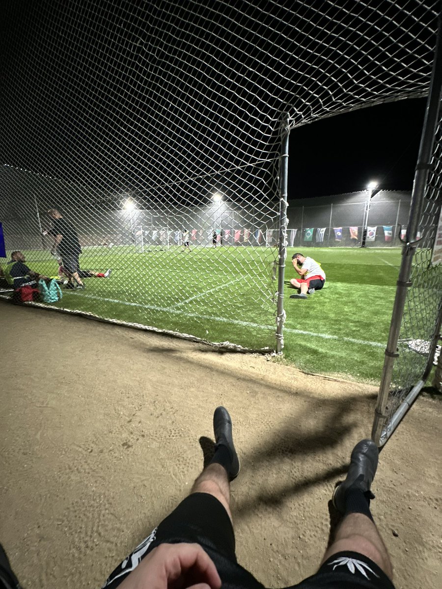 Flowersbyfidels's tweet photo. smoke herb play soccer like marley
⚽️💨 https://t.co/6GaPdc85mr