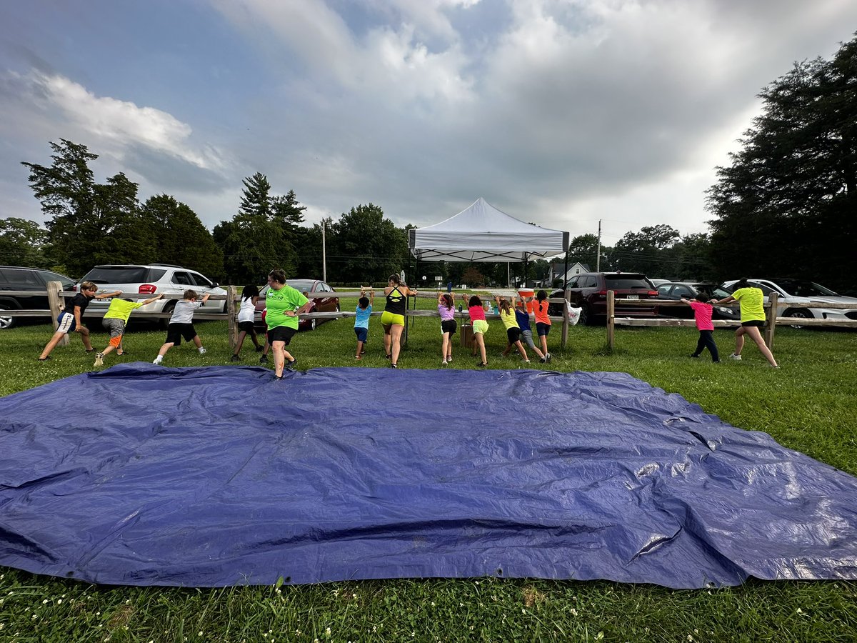 jrhawksrunning's tweet photo. Jr. Hawk Camp Day 2: Neon Day! 🧡💛💚🩷 &amp; lots of freeze tag! #runningisfunning #decaturproud #jrhawks https://t.co/FYn9BTpnn6