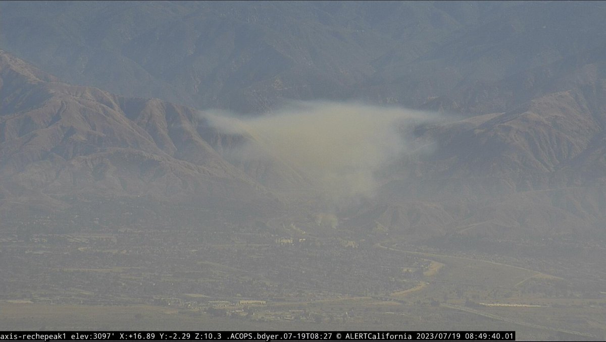 LAFireAlerts's tweet photo. #Highland. Brush fire. State Highway 330 and Highland Ave. #TankFire. https://t.co/ofqM8OCK1Q