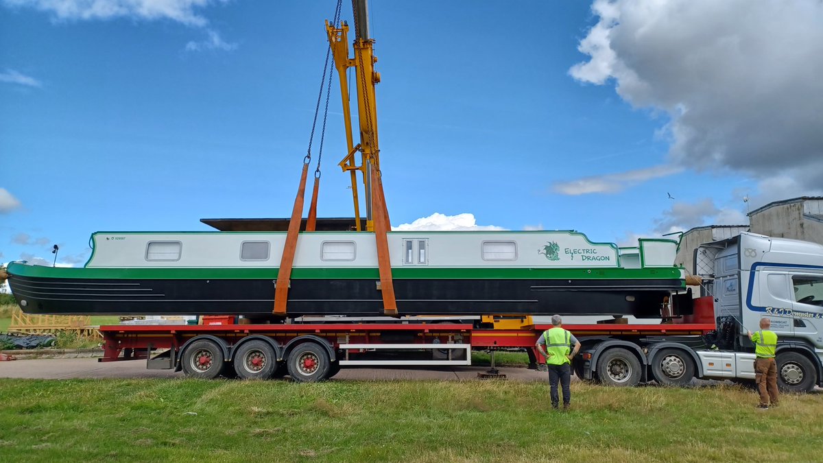 Time for another launch! 

We're just giving you a sneak peek today but don't worry there will be more photos to follow shortly so keep your eyes peeled!

#SerialHybrid #narrowboat #electricpropulsion #boatmove #crane #boatswithtech #busybusy