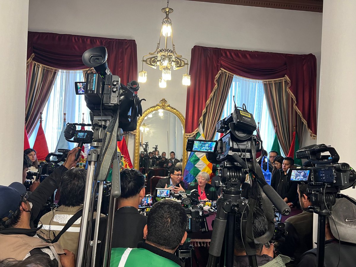 AlemaniaBOL's tweet photo. Prometedor intercambio entre pares: Pdte. @JergesMercadoS y Pdta. de la Com. Pol. Exterior Verónica Challco recibieron a los visitantes.Estaremos pendientes de los próximos pasos para intensificar la cooperación entre diputados.
@anked
@Bundestag
@Alemaniaparati
@diputados_Bol https://t.co/3iH1xQ9pav