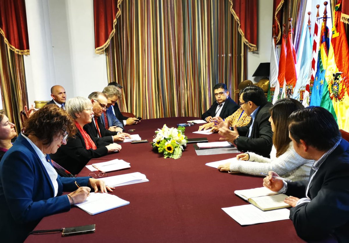 AlemaniaBOL's tweet photo. Prometedor intercambio entre pares: Pdte. @JergesMercadoS y Pdta. de la Com. Pol. Exterior Verónica Challco recibieron a los visitantes.Estaremos pendientes de los próximos pasos para intensificar la cooperación entre diputados.
@anked
@Bundestag
@Alemaniaparati
@diputados_Bol https://t.co/3iH1xQ9pav