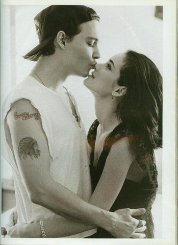 RT @horrormuseum: Simpler days.

Johnny Depp and Winona Ryder early 1990s. https://t.co/guIXNANnDI