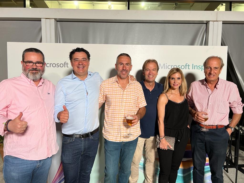 Menudo evento! Gracias a nuestro socio <a href="/microsoft/">Microsoft</a> por dos días de charlas no sólo reveladoras, sino también llenas de optimismo y entusiasmo. Si te perdiste la sesión en directo, ¡haz clic aquí! bit.ly/3K9dnL9