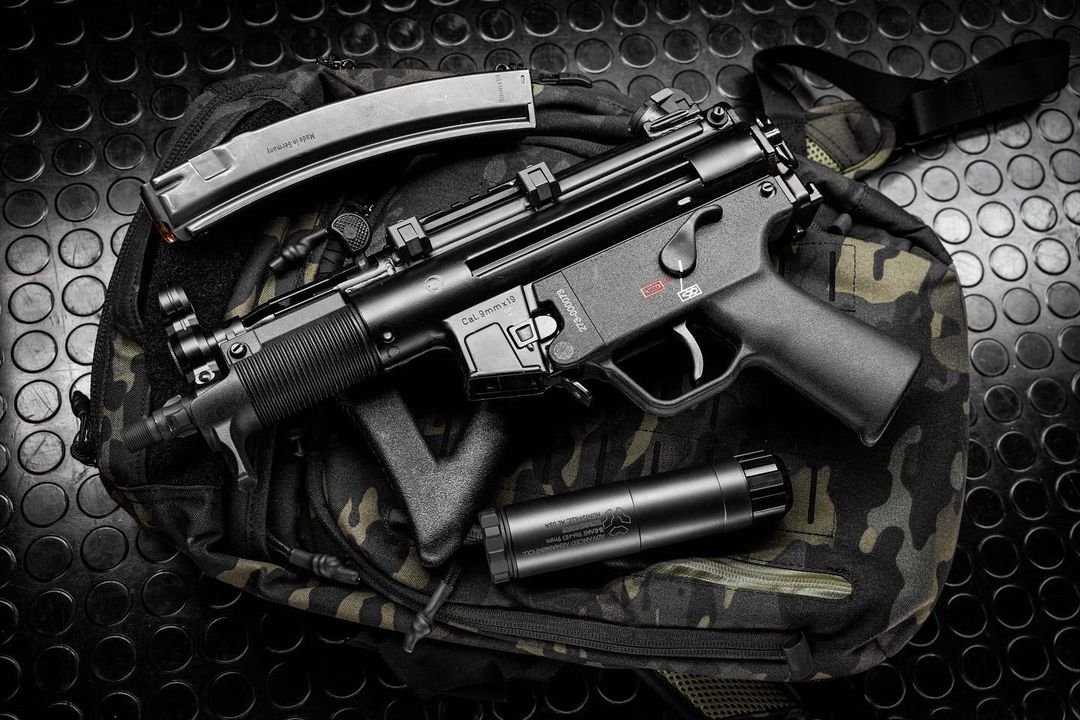 ViktosBrand's tweet photo. Get shorty.
#Repost @hecklerandkoch
#Represent #Perimeter25 #MCB
https://t.co/DBR7tZnElI // #VIKTOS #ViktosBrand #BlackArmsCo https://t.co/wQdU99oMB5