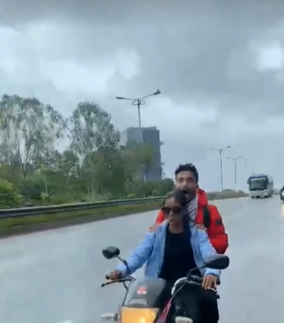 TriggerTalks's tweet photo. सावधान रहें सतर्क रहे!!😂
https://t.co/ZPRG7LbQQp
#shorts #YouTube #funnyvedio https://t.co/yyOUWC9upt