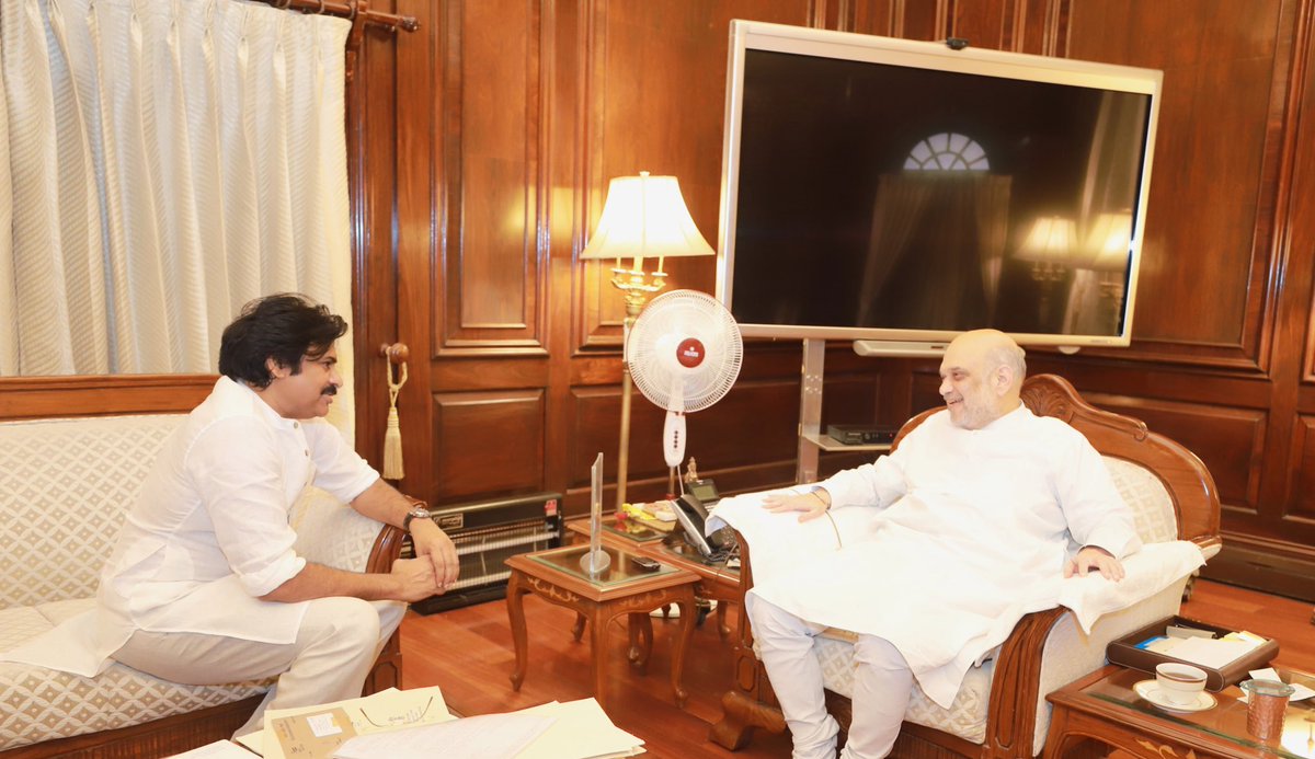 AmitShah's tweet image. Met Shri @PawanKalyan, President of the Jana Sena Party, and exchanged thoughts about the development of Andhra Pradesh and the welfare of its people.