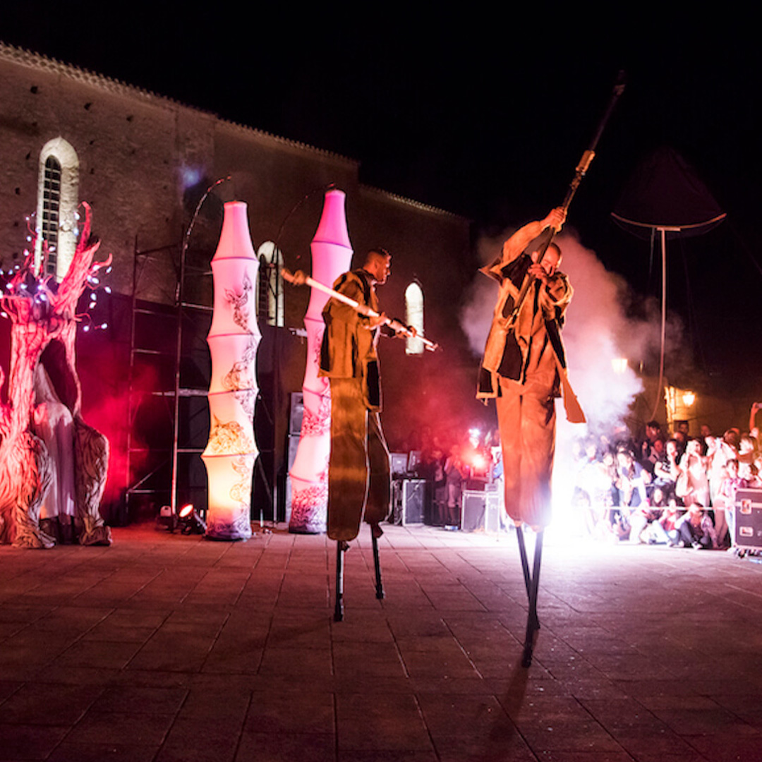 ExploreGerace's tweet image. Il 26, 27 e 28 luglio torna Il Borgo Incantato, la rassegna internazionale di arte di strada che si tiene qui a #Gerace dal 1999 📷

Tanti artisti da tutto il mondo, per tre giorni di eventi e spettacoli

Scopri di più: borgoincantato.it

#ilborgoincantato #exploregerace