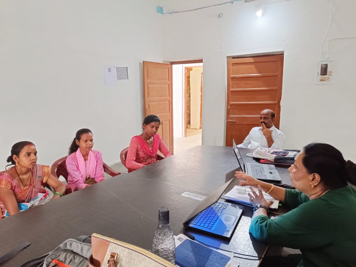 CleTrust's tweet photo. We are thrilled to announce that CLE has taken a significant step towards empowering education in rural areas. As part of the CSR
 initiative of Chaitanya Microfin Pvt Ltd, CLE has established three learning centers in three
villages of Jharkhand: Sirohi Kurd, Rabda, and Kewal. https://t.co/Y0u0WIXcGD