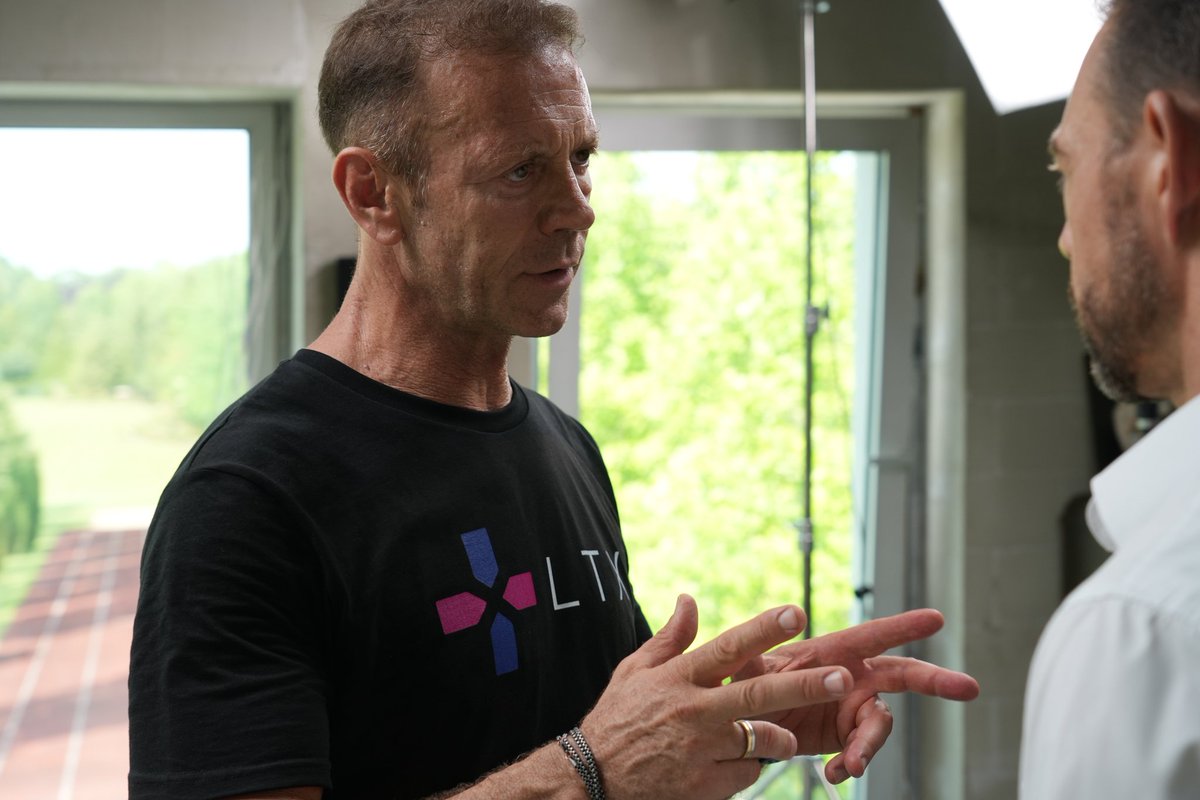 RoccoSiffrediXX's tweet photo. I really enjoyed the #education of the new generation's #talents at the #Academy powered by @LTXTanox!
 🎥🎬🎓
#RoccoSiffredi $LTX #future #porn https://t.co/ZAtWulTBZ9