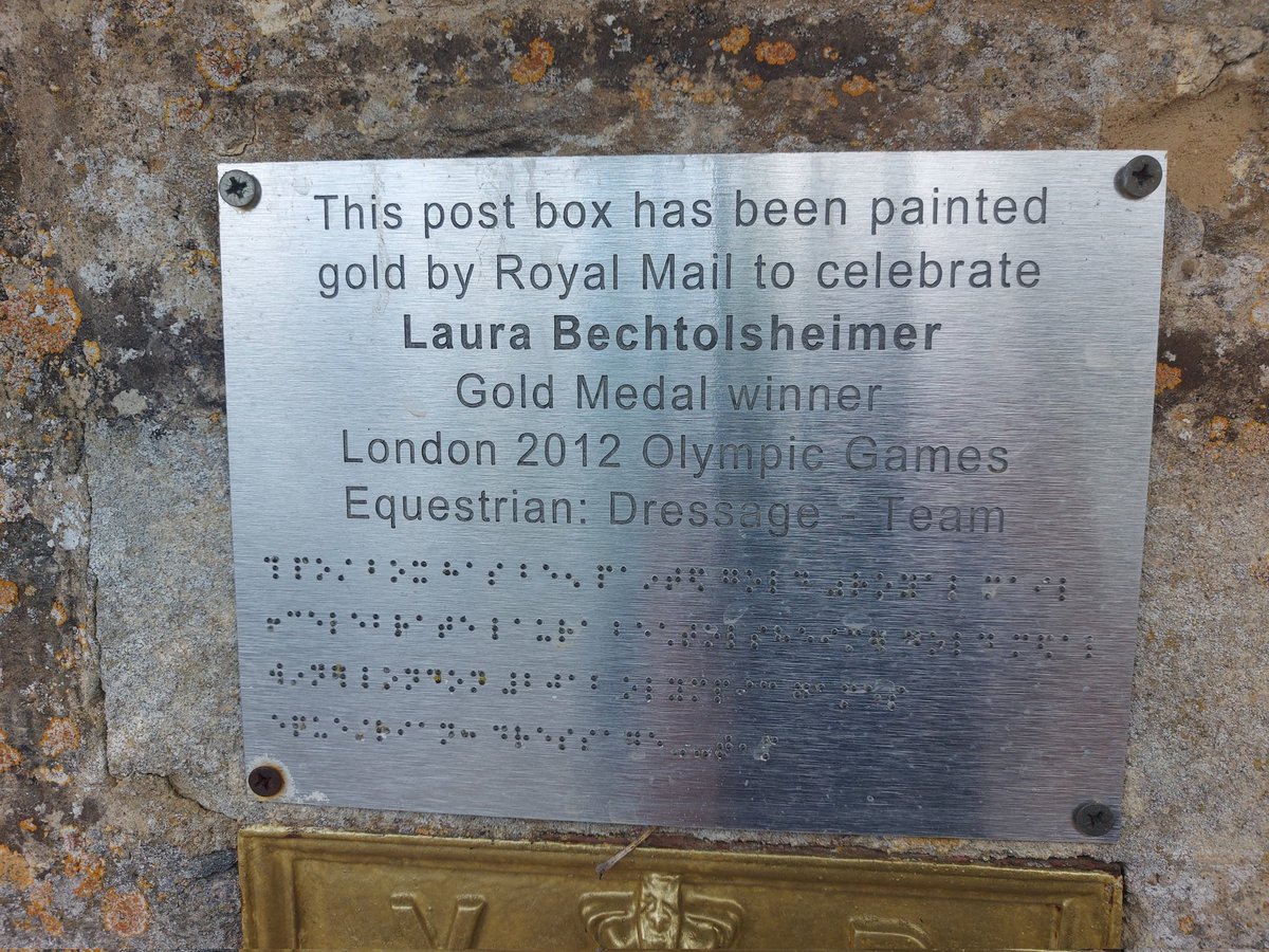 DeanGustafson13's tweet photo. #Olympics #London2012 #StrongerTogether #PassTheBaton #goldpostbox https://t.co/opcKuaIyAR