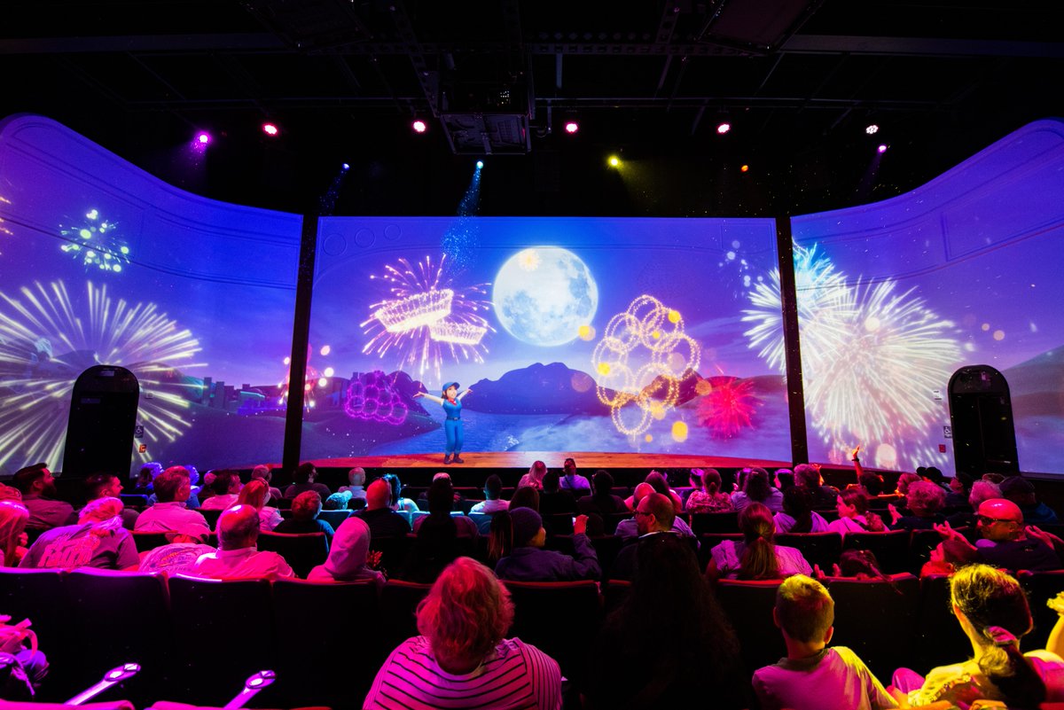 Hershey's Chocolate World tweet media