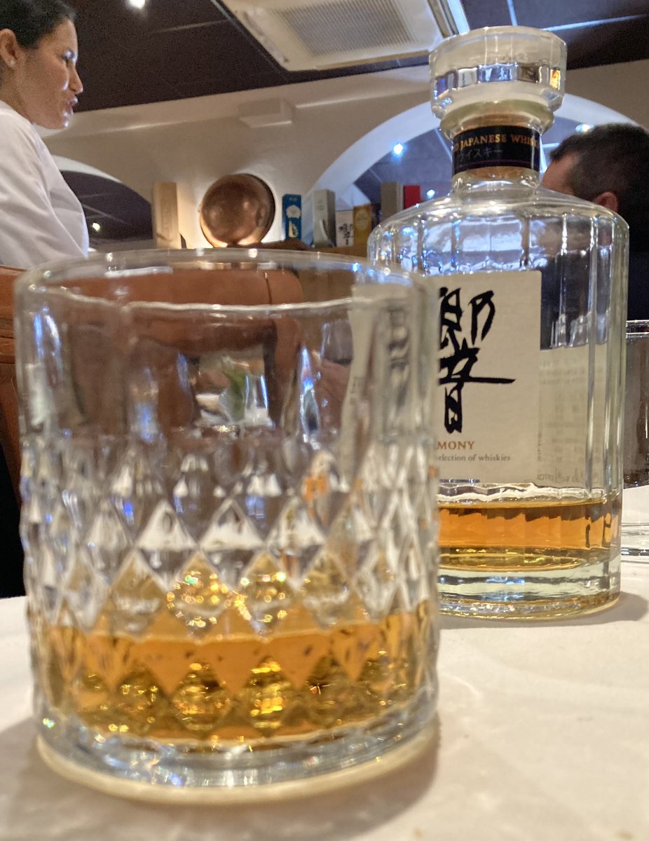 María, Málaga. Redescubierto gracias a <a href="/LaMalagaModerna/">La Málaga Moderna</a>, uno de los grandes tapados de la crítica gastronómica local. Restaurante por el que no pasa el tiempo, ajeno a modas. Plato del día, manteles de tela y servicio como los de antes. No pido más.