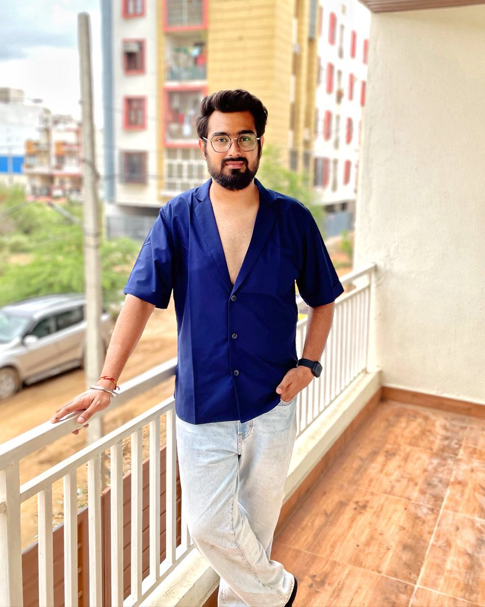 Stepping into the day with style and a contagious grin! 😄🕺 
.
.
.
#LakshyaSharma #DigitalMarketer #summervibes #FashionForward #PositiveVibesOnly #summerclick #ootd #ootdfashion #malemodel #malefashion #malemodels #model #maleblogger #blogger #jaipur #rajasthan #jaipurdiaries