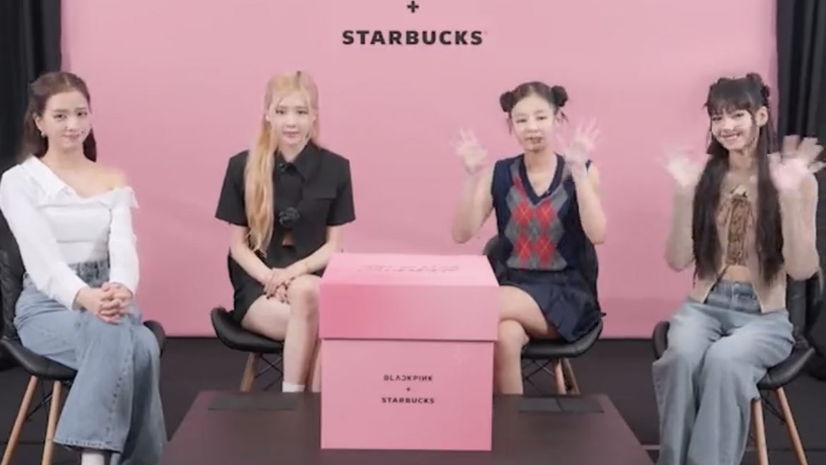 blckpinkpic's tweet photo. BLACKPINK x STARBUCKS https://t.co/kYjunI46SQ