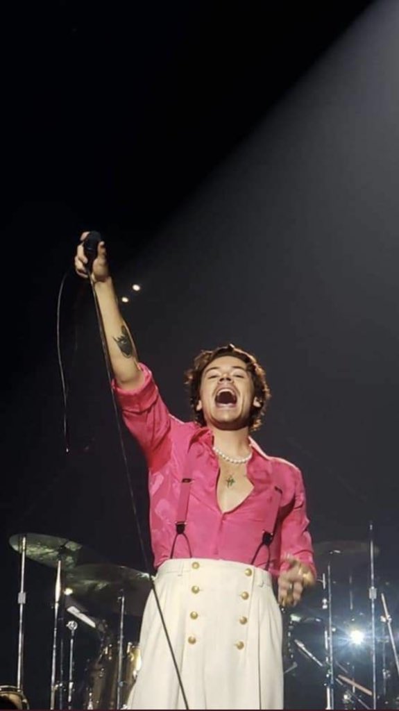 itsciccia's tweet photo. RAGAZZ* 
VENDO BIGLIETTO HARRY STYLES A CAMPOVOLO PER IL FINAL SHOW
ORANGE ZONE🟧🟧 https://t.co/5yLDvJhXza