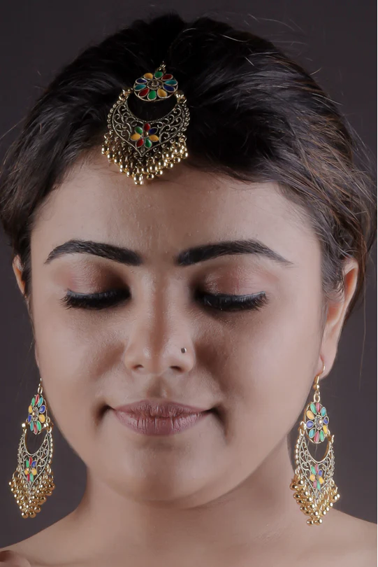 Me2youI's tweet photo. This Jhumka Earrings With Tika is perfect For any Traditional Occasion. 

Grab it - https://t.co/NrrInwSZcb

#jumkhas #jumkaearrings #jumkhalove #mangtika #me2you #traditionaljewelry #giftforher https://t.co/X0q93NH0aK
