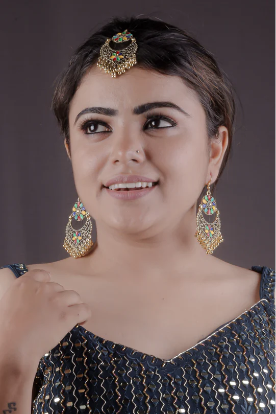 Me2youI's tweet photo. This Jhumka Earrings With Tika is perfect For any Traditional Occasion. 

Grab it - https://t.co/NrrInwSZcb

#jumkhas #jumkaearrings #jumkhalove #mangtika #me2you #traditionaljewelry #giftforher https://t.co/X0q93NH0aK