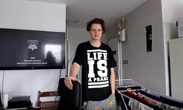 perlowelove's tweet photo. Bardzo wstrząsnęła mnie śmierć Ravgora. Legendy nie giną, spoczywaj w pokoju Rafał. Byłeś jednym z moich ulubionych youtuberow. #ravgor https://t.co/56LEGCA1BU