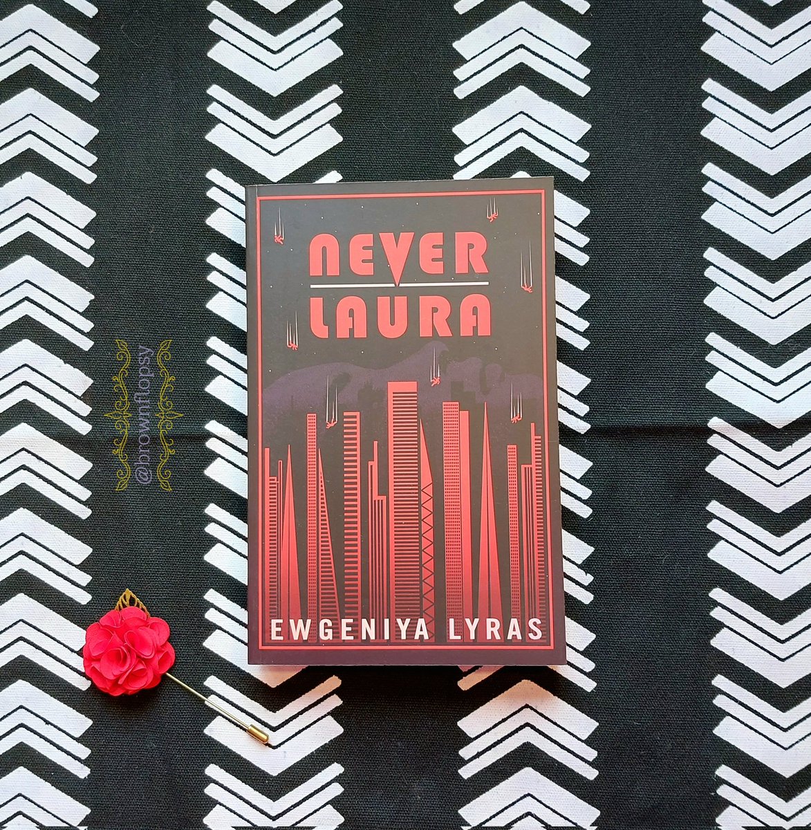 brownflopsy's tweet photo. Thank you Will at @renardpress for these beauts! #BlogTours coming soon for #TheZebraAndLordJones by @BookwormVaught and #MyBookOfRevelations by @iain_hood - both out 27th Sept. PLUS a fab bonus in the form of near-future dystopia #NeverLaura by @EwgeniyaLyras which is out now! https://t.co/rSSxKELBgz