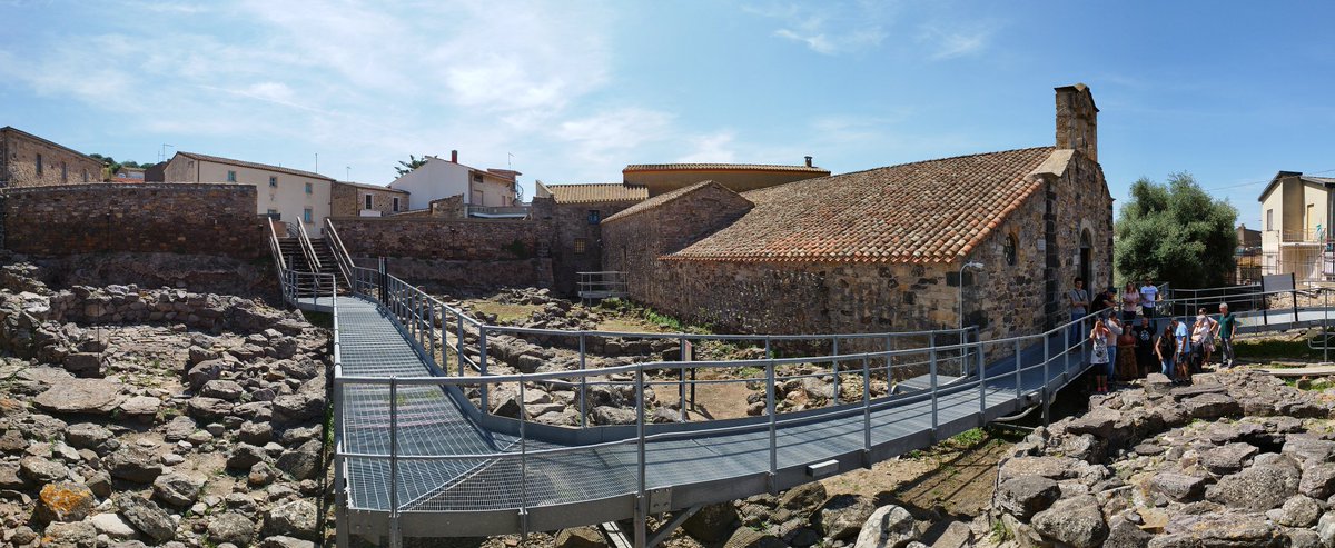 Un #sito unico al #mondo che fonde #urbanistica e #archeologia 🏘️🏛️
 
Si tratta dell'area #archeologica di Santa #Anastasia, che si apre nel #rione omonimo nel #cuore di #Sardara (SU). 

#VisitSardara 
#archeologia #archaeology #sardara #sardegna #sardegnadavedere 
#focusardegna