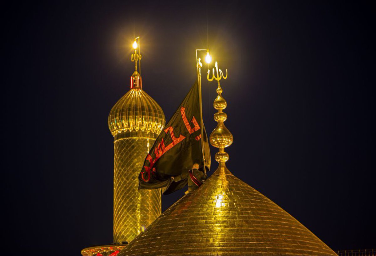 مِمَّ الوَرَى ثَوبُ الأَسَى تَجَلبَبُوا
وَالكَونُ مُغبَرُّ الجِهَاتِ غَيهَبُ ؟!

هَل هَلَّ عَاشُور فَجدِّدِ الأَسَى
بِذِكرِ قَومٍ فِي الطُّفُوفِ طَنَّبُوا !

#عاشوراء_١٤٤٥
#الشيخ_علي_الجشي