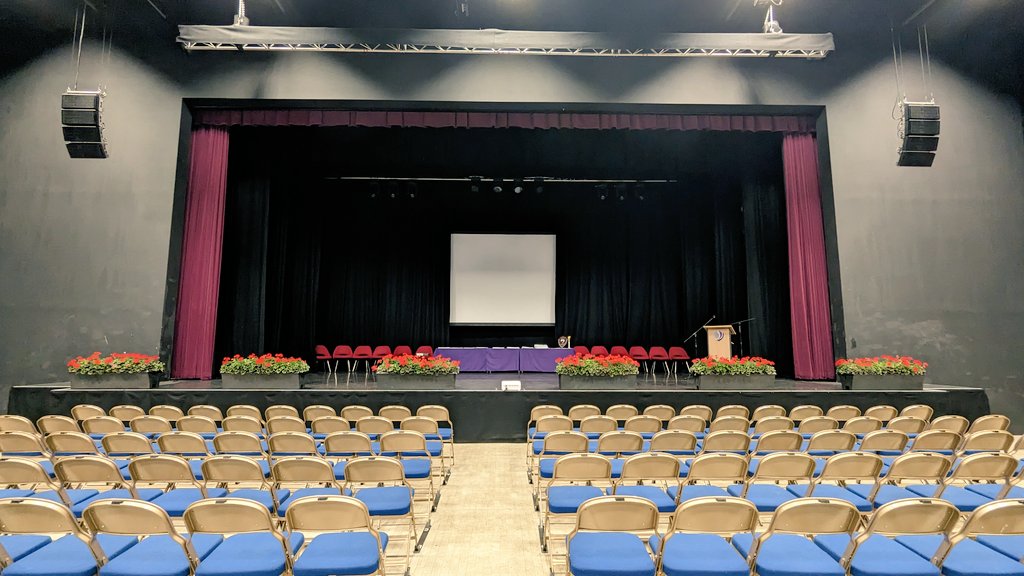 Stage set Geraniums Ahoy for <a href="/SkegnessAcad/">Skegness Academy</a> celebration evening. A fantastic Art display in the Gallery &amp; Upstairs VIP reception too. #culturehouse #EmbassyExperience #Morethanjustastage