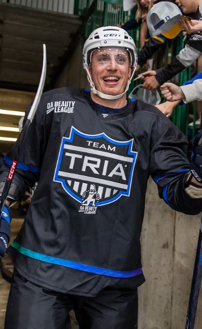Lovin’ the new Team TRIA jerseys along with the start of another season of hockey in July! See you back on the ice tonight at @DaBeautyLeague. #TreatedByTRIA