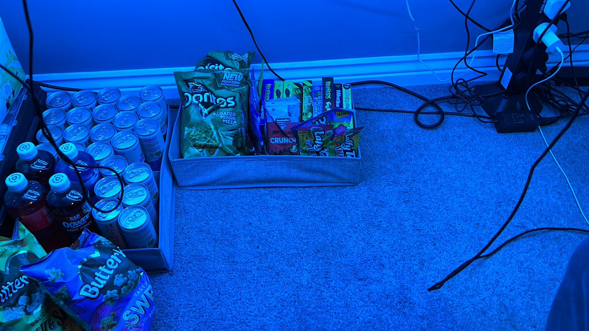TTV_BUPLAYZ's tweet photo. We stocked up for the up and coming stream be sure to be there 
Ignore the cable management https://t.co/fqEMymkODI