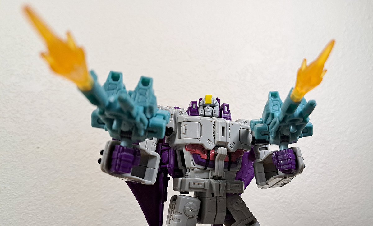 Goodfella7817's tweet photo. #theflamethrowertwins and #astrotrain Part 2 🔥
#transformers #balancing #balancingact #strength #power #letsgoo #armday https://t.co/xXBb1mJg7a