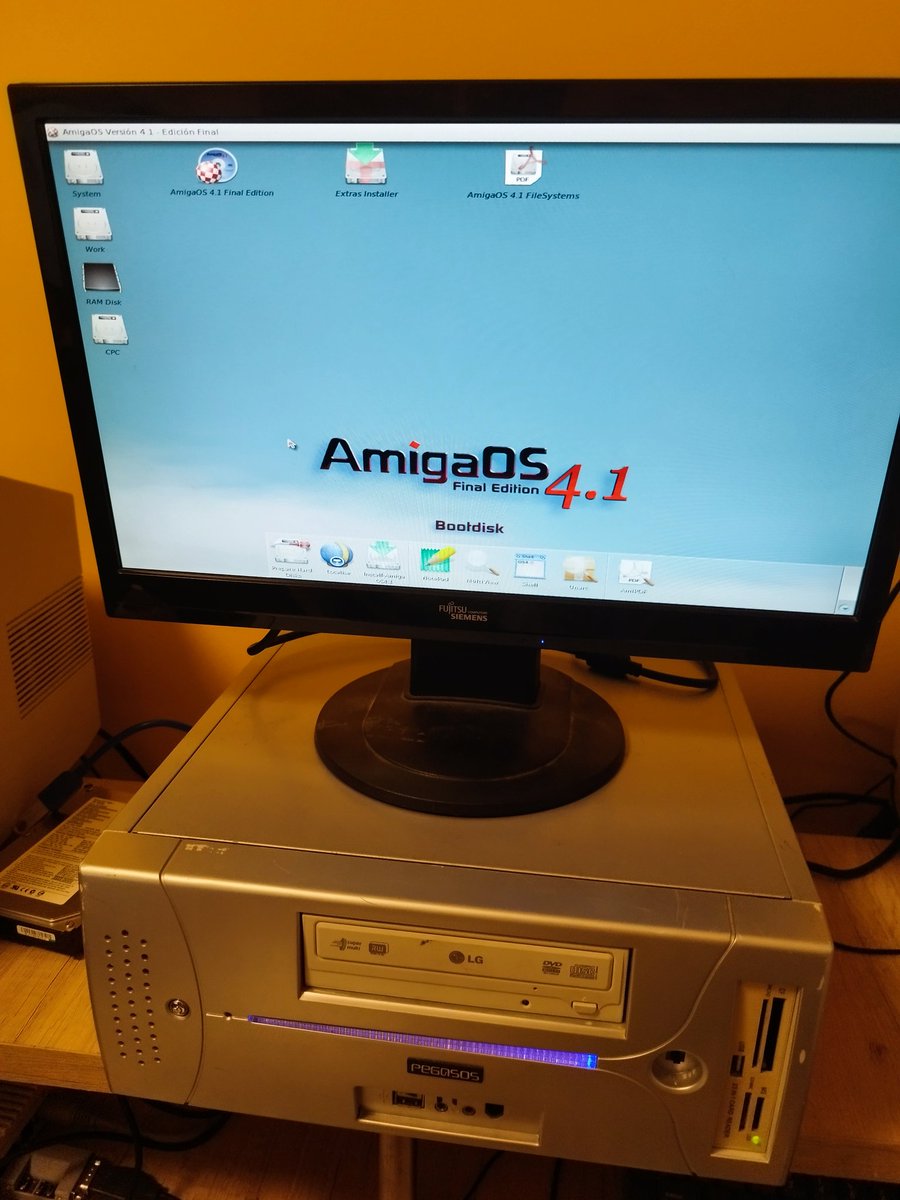 doraemonppc's tweet image. Pegasos 2 con #morphos y Linux instalado. Ahora a pelearme con el #Amiga Os4.1 final edition a ver si no se resiste