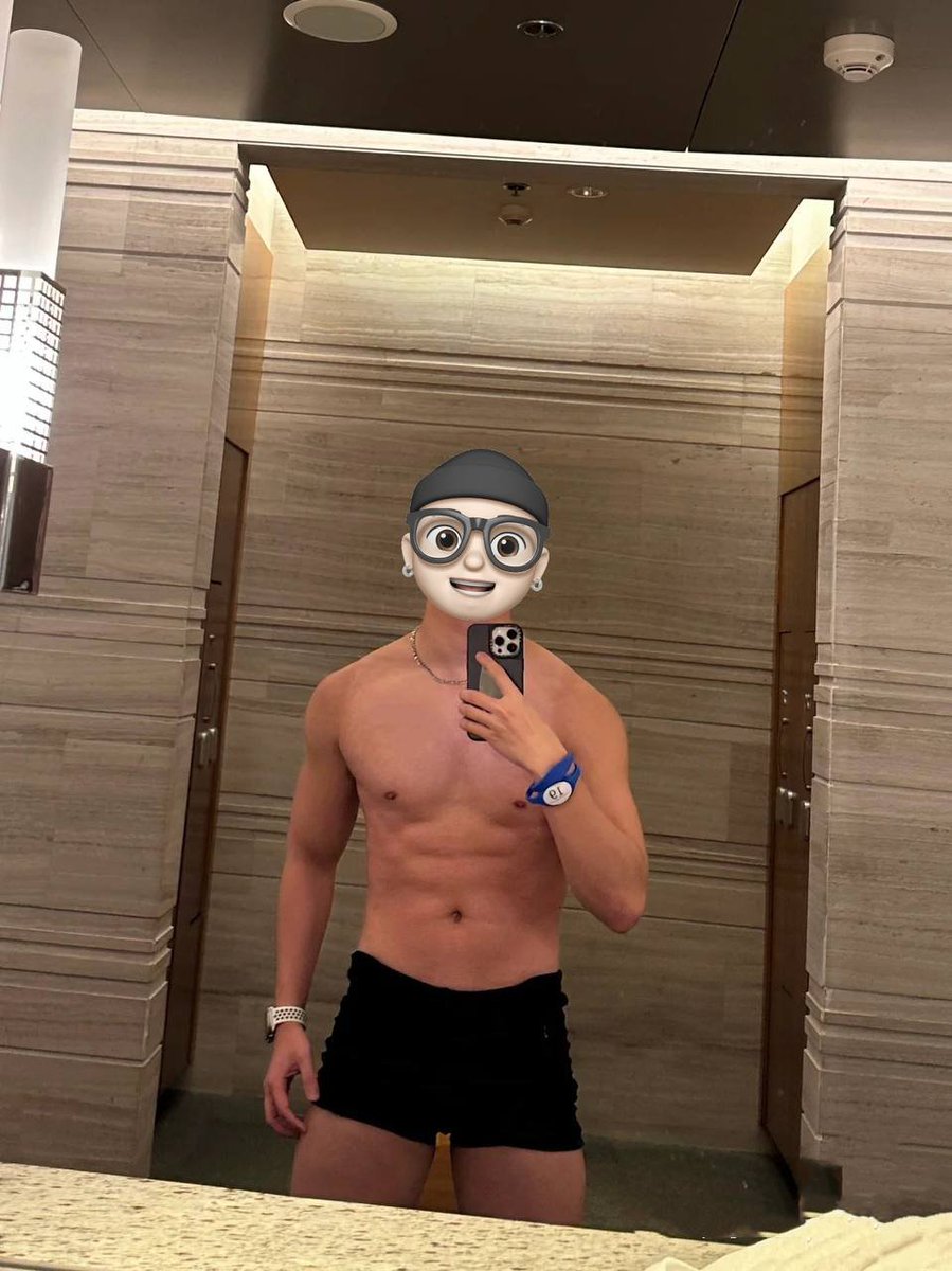 happytutt85's tweet photo. 都说健身后性欲容易高涨
果然是这样，几乎每次健身房回家洗漱完躺床上，鸡吧都硬的难受❤️
有没有骚货来让我泄欲？一夜五次够不够？🔞 https://t.co/voKx2TyvXN
