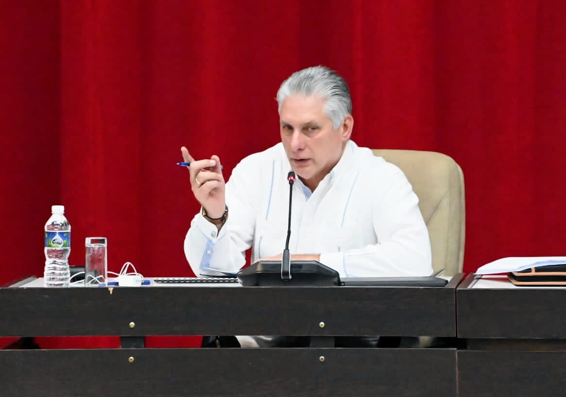 Junto al Presidente <a href="/DiazCanelB/">Miguel Díaz-Canel Bermúdez</a> participamos en los debates de la Comisión de Atención a la Juventud, la Niñez y los Derechos de Igualdad de la Mujer de la <a href="/AsambleaCuba/">Asamblea Nacional Cuba</a>, que se ha unido a otras para debatir temas como la recreación y la implementación del Código de las Familias.