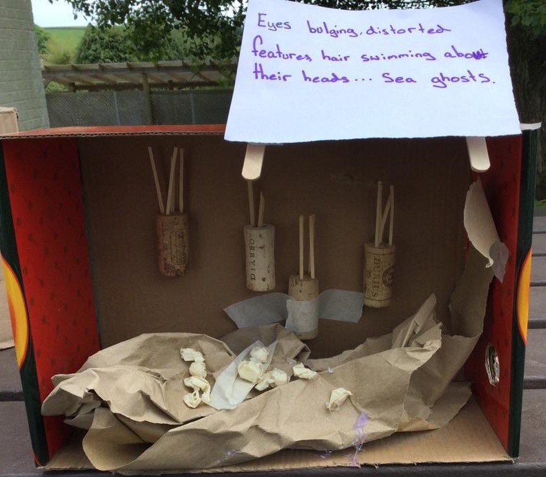 AlexFCotter's tweet photo. Cor, big cheers to #Stokenham Primary School & @l_crossreads for featuring #TheHouseontheEdge in your incredible arts project! Look at those inspired, brilliant houses close to the cliff edge๐๏ธโก๏ธ!
You talented bunch๐
@NosyCrow https://t.co/dggyMwaip9