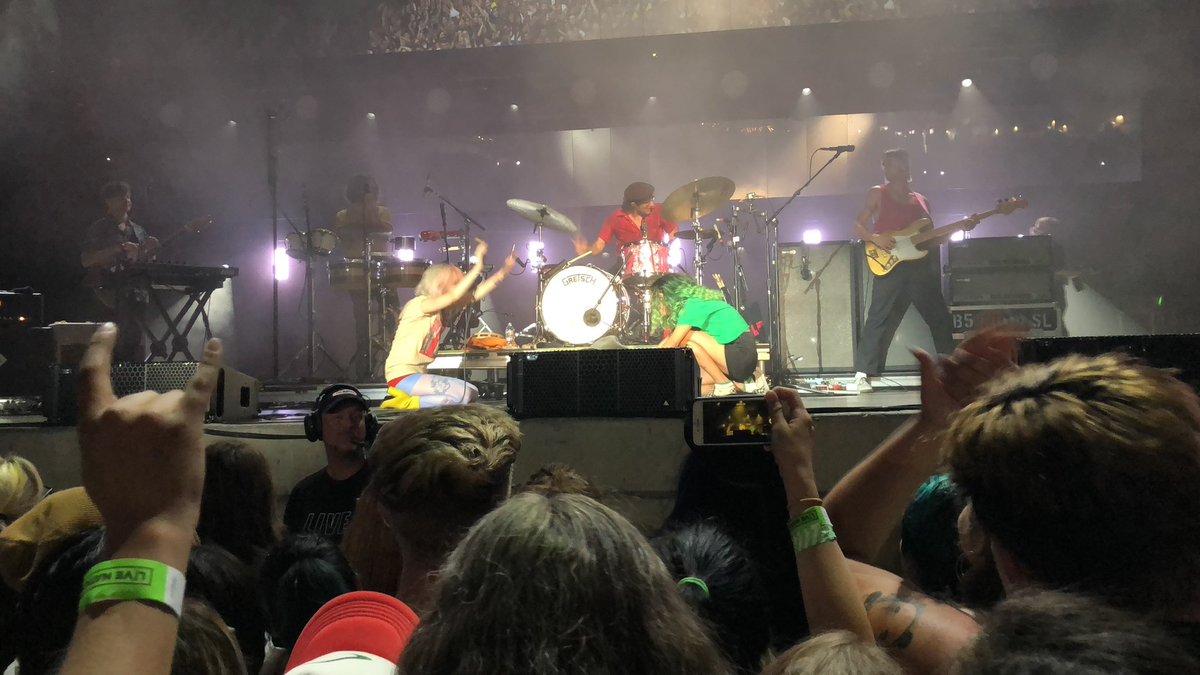 devinpapadol's tweet image. Happy five year anniversary to the day that changed the trajectory of my life. This is the day that made me feel like I could really do this. And as sad as I am that I’m missing the Pmore show in LA tonight, the fact that it’s because I’m on tour with my own band is full circle