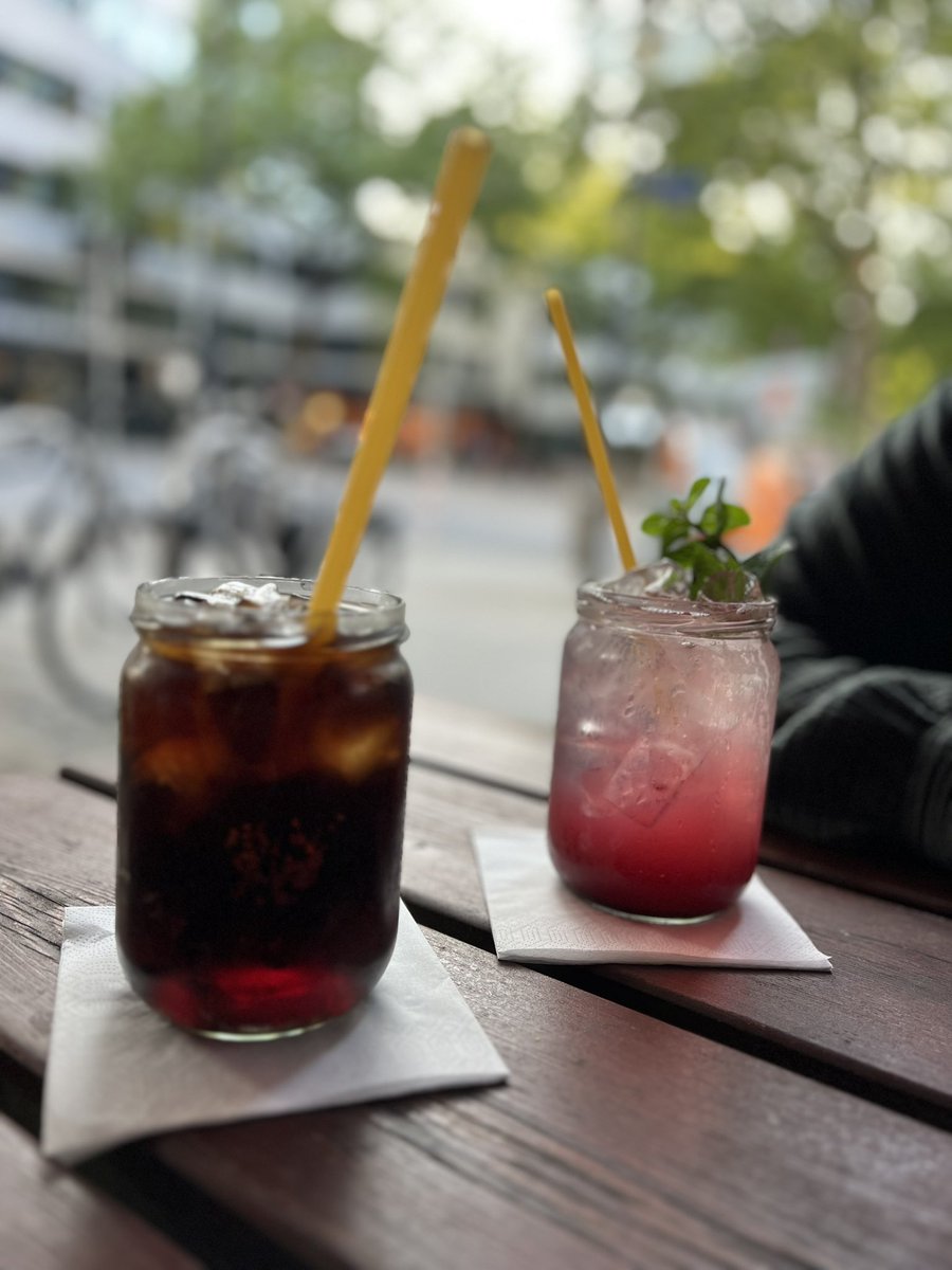 MoMoNoMercyMma's tweet photo. Burger and cola best 💯 #burger #cola #mma #khabib https://t.co/sDhRs4vmnJ