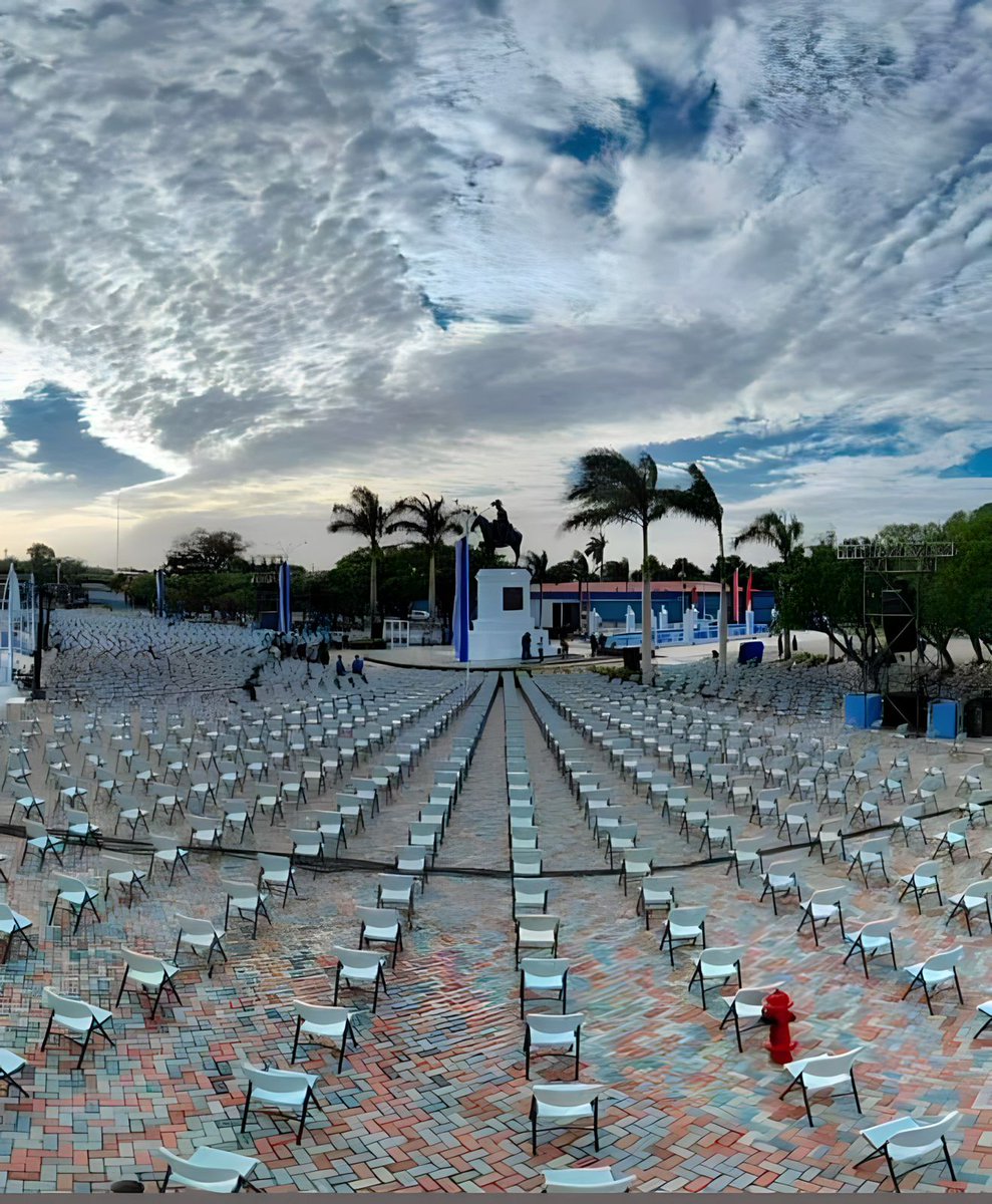 CdSequeira's tweet photo. Hoy finalizando la tarde en todos los municipios del país a sintonizar por cadena nacional el acto de celebración del 44/19...  ya todo listo en Managua para la celebración de esta fecha histórica #4419SiempreMasAlla https://t.co/QDrumdWTaz
