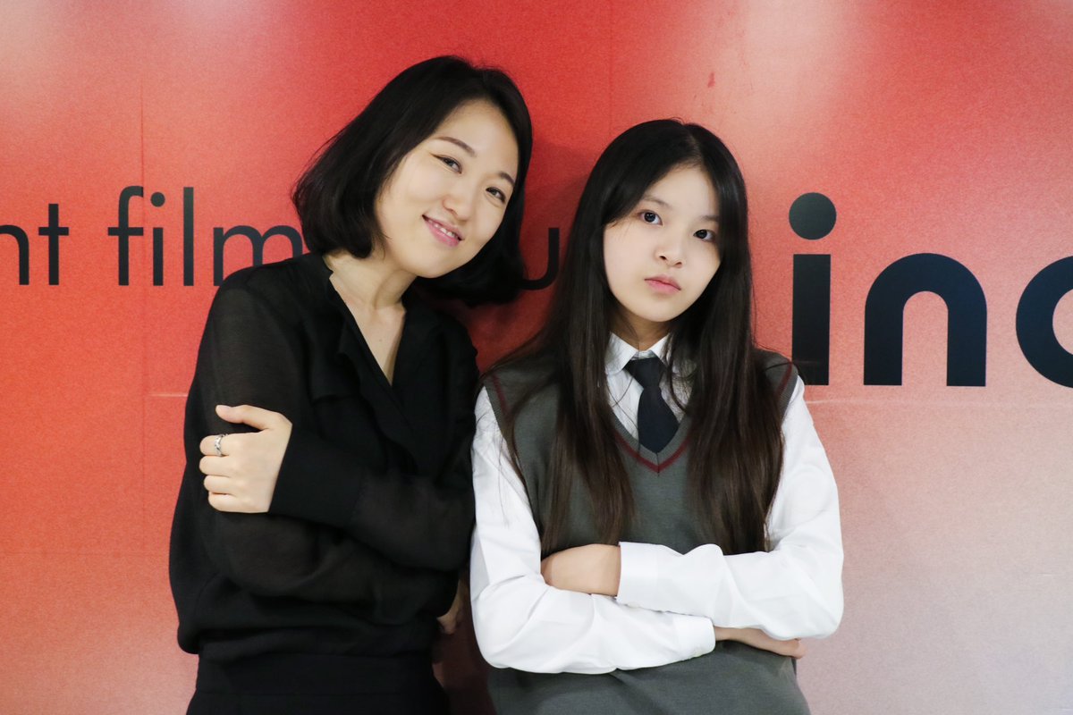 쉿! 우리들의 비밀이야기🤫 #윤가은 감독의 진행으로 #이지은 감독과 #문승아 배우가 함께한 <#비밀의언덕> 인디토크 💬 “미묘한 감정의 변화들이...