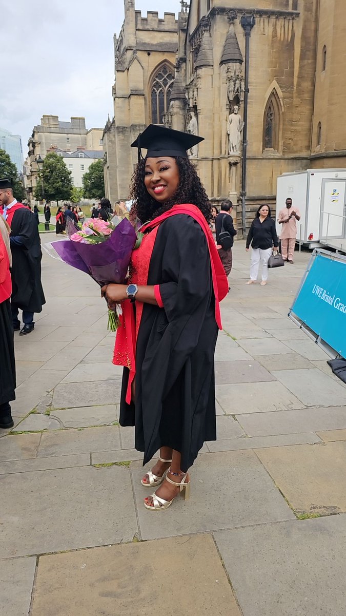 Hey, Twitter!!! I am one degree hotter, yooo!!! See who just graduated with an MSc in Business with Digital Management... Congratulations to me!!! #Graduationceremony #Uwebristol #Myuwebristol #Classof2023 #Latestgraduand