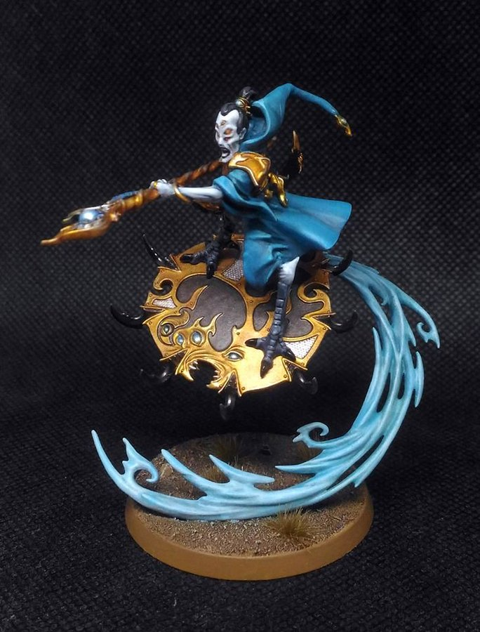 GaborBoth's tweet photo. @HarrySherwin Here's my Tzaangor Shaman and Magister on Disk! https://t.co/FpxerwHVM1